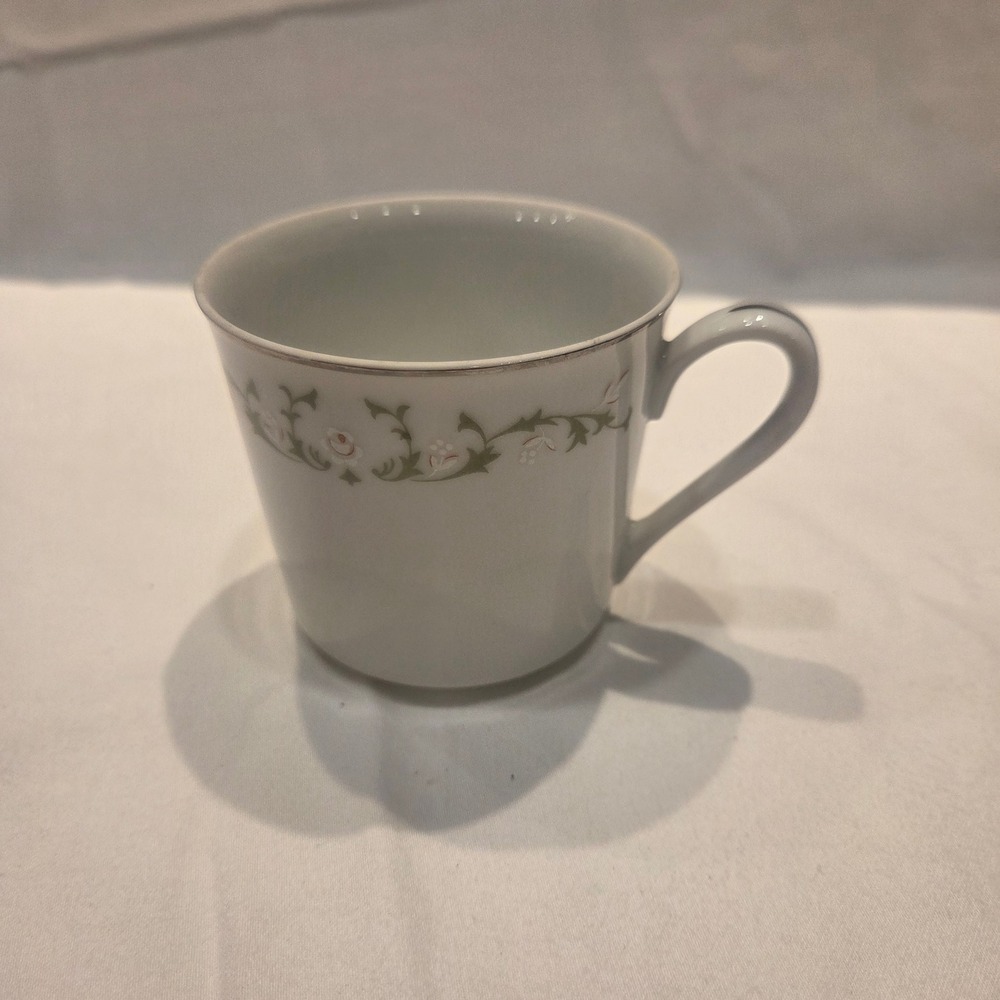Sheffield Fine China Elegance 502 Teacup White Green Floral Vine Japan Vintage